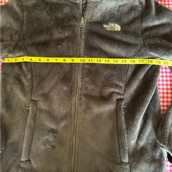 The North Face Grey Fuzzy Jacket - Picture 5 of 6